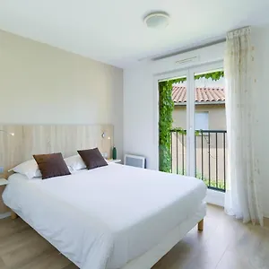 Apartahotel Garden & Lyon -