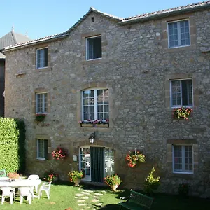 https://chambres-dhotes-lou-jassou.midi-pyreneeshotels.com